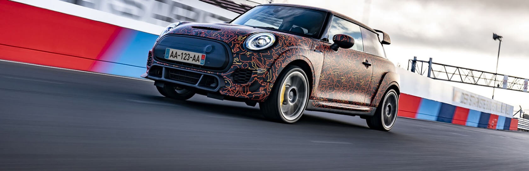 MINI développe des prototypes pour ses modèles John Cooper Works électriques