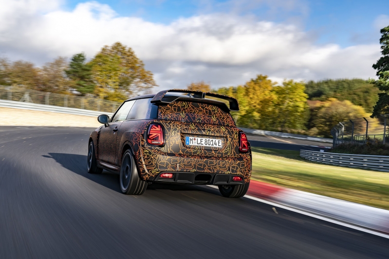 MINI développe des prototypes pour ses modèles John Cooper Works électriques