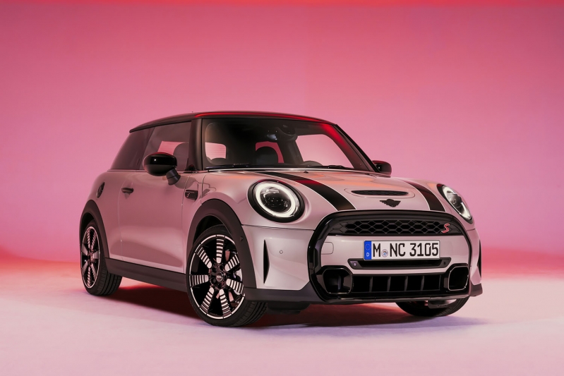 Nouvelles MINI Hatch 3 & 5 portes et nouveau MINI Cabrio